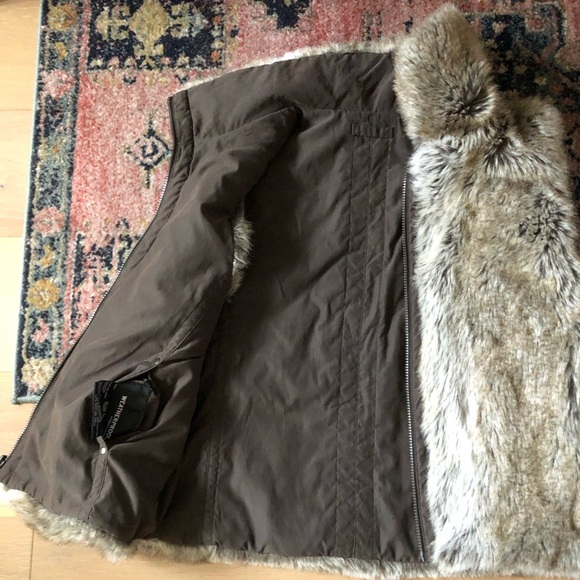 Weatherproof reversible faux fur women's vest in espresso - Picture 2 of 6